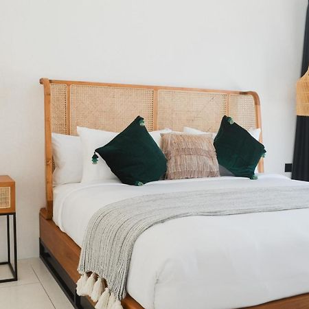 Villa Poppy Bumbak Canggu Екстериор снимка