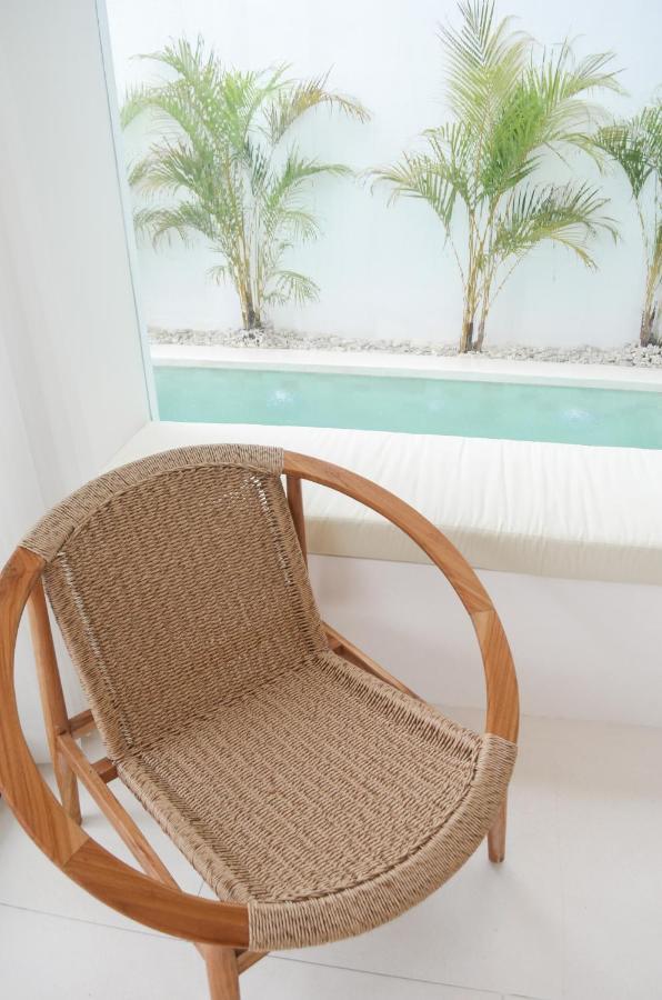 Villa Poppy Bumbak Canggu Екстериор снимка