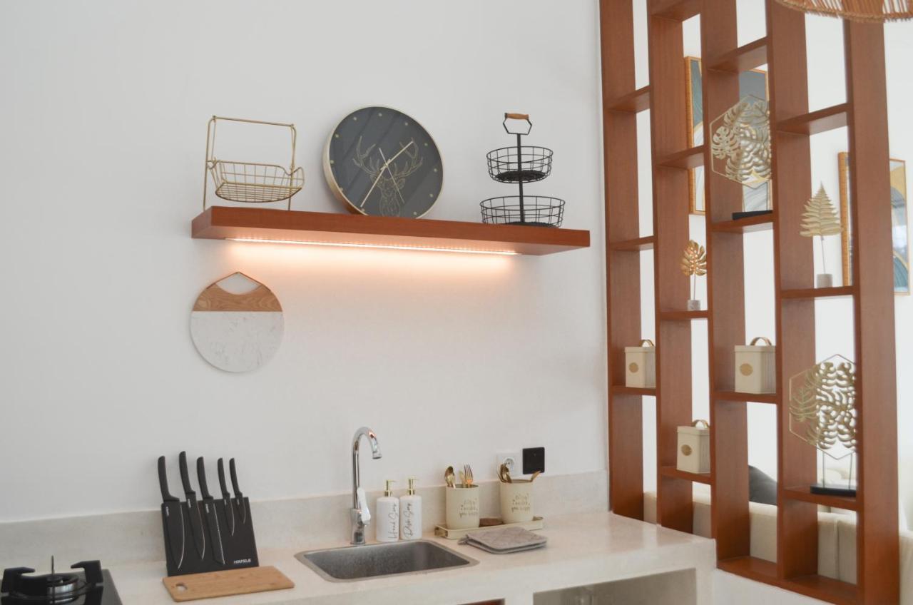 Villa Poppy Bumbak Canggu Екстериор снимка