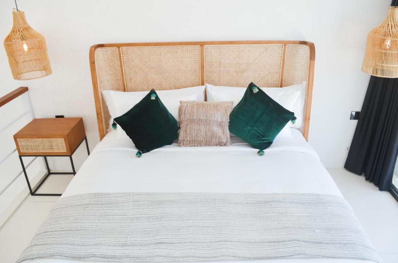 Villa Poppy Bumbak Canggu Екстериор снимка