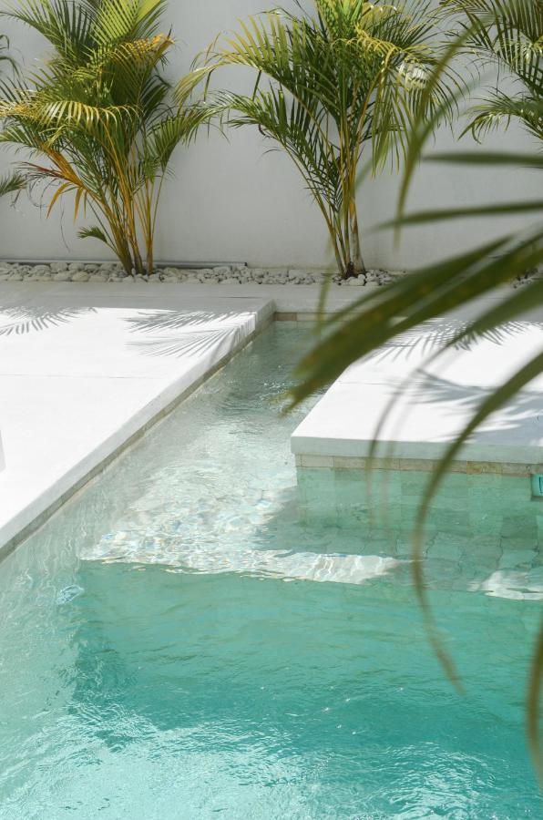 Villa Poppy Bumbak Canggu Екстериор снимка
