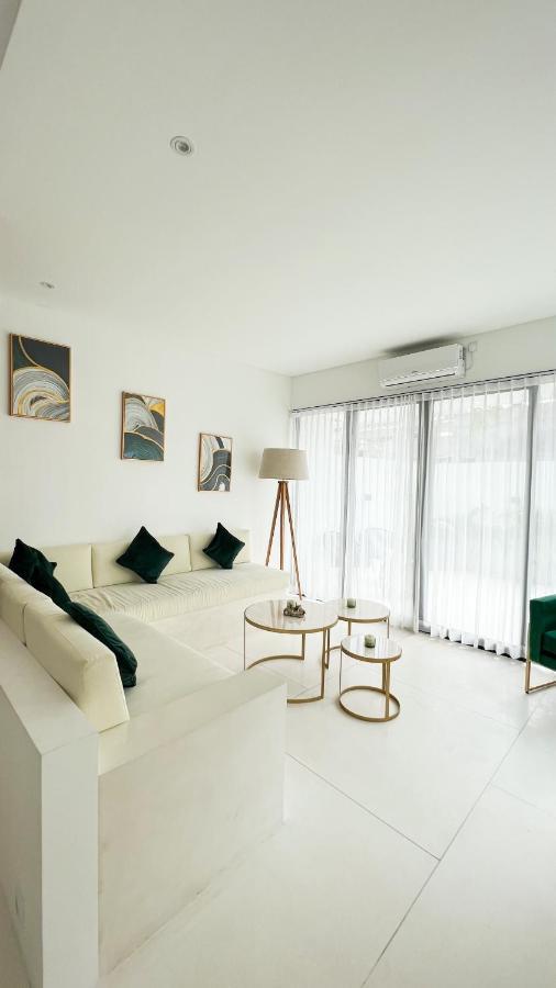 Villa Poppy Bumbak Canggu Екстериор снимка
